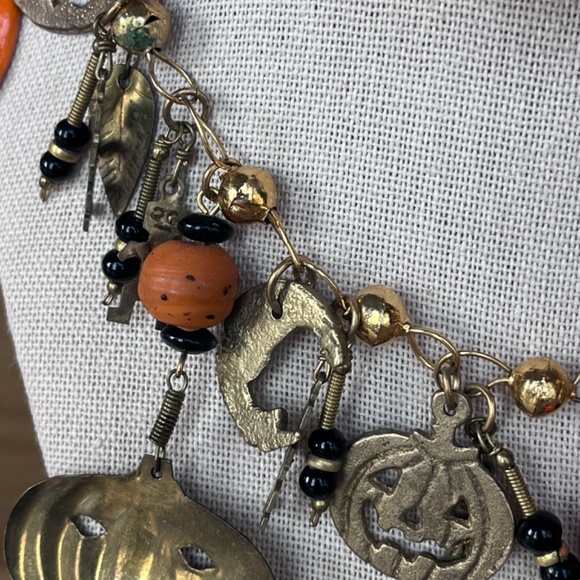 Vintage Halloween 34" necklace loaded with charms, pumpkins, moons cats skeleton - Picture 14 of 16